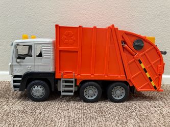 Large Garbage Truck - DRIVEN by Battat