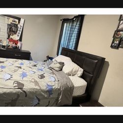 $295 Full Size Bed MUST GO