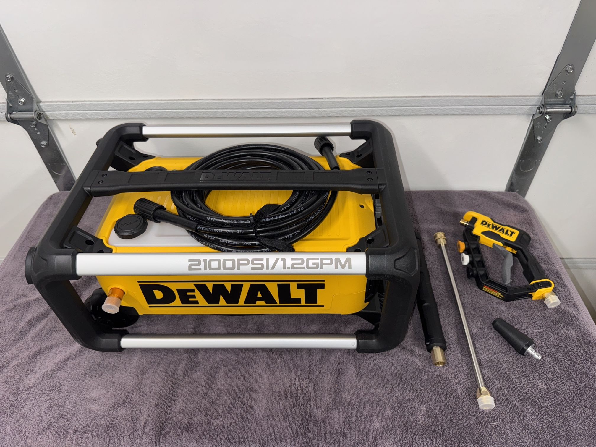 DEWALT 2100 PSI 1.2 GPM 13 Amp Cold Water Electric Pressure Washer with Internal Equipment Storage