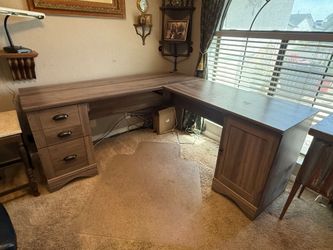 Free  "L" desk
