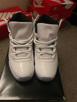 JORDAN 11 LEGEND BLUES. Size 9