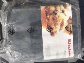 NEW Kitchenaid Muffin Pan With Lid