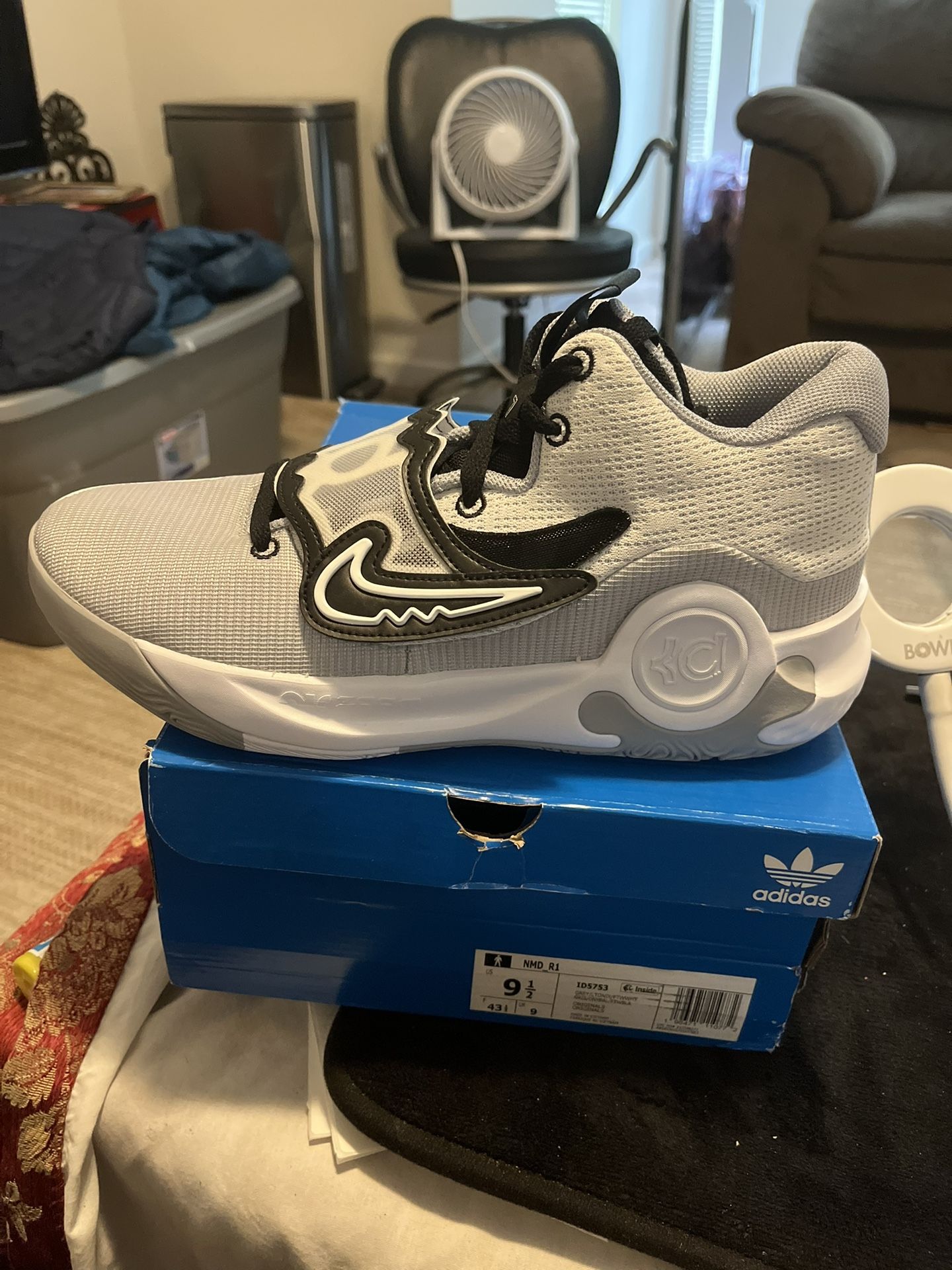 New Men’s Kd Size 8.5