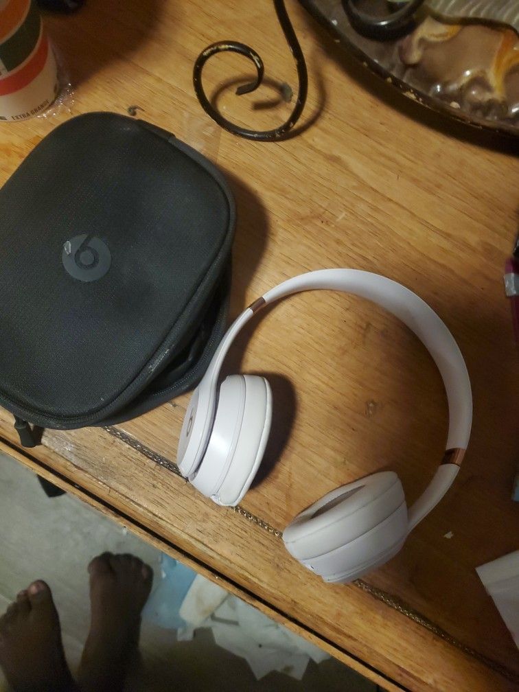 Beats Solo 4 Cloud Pink