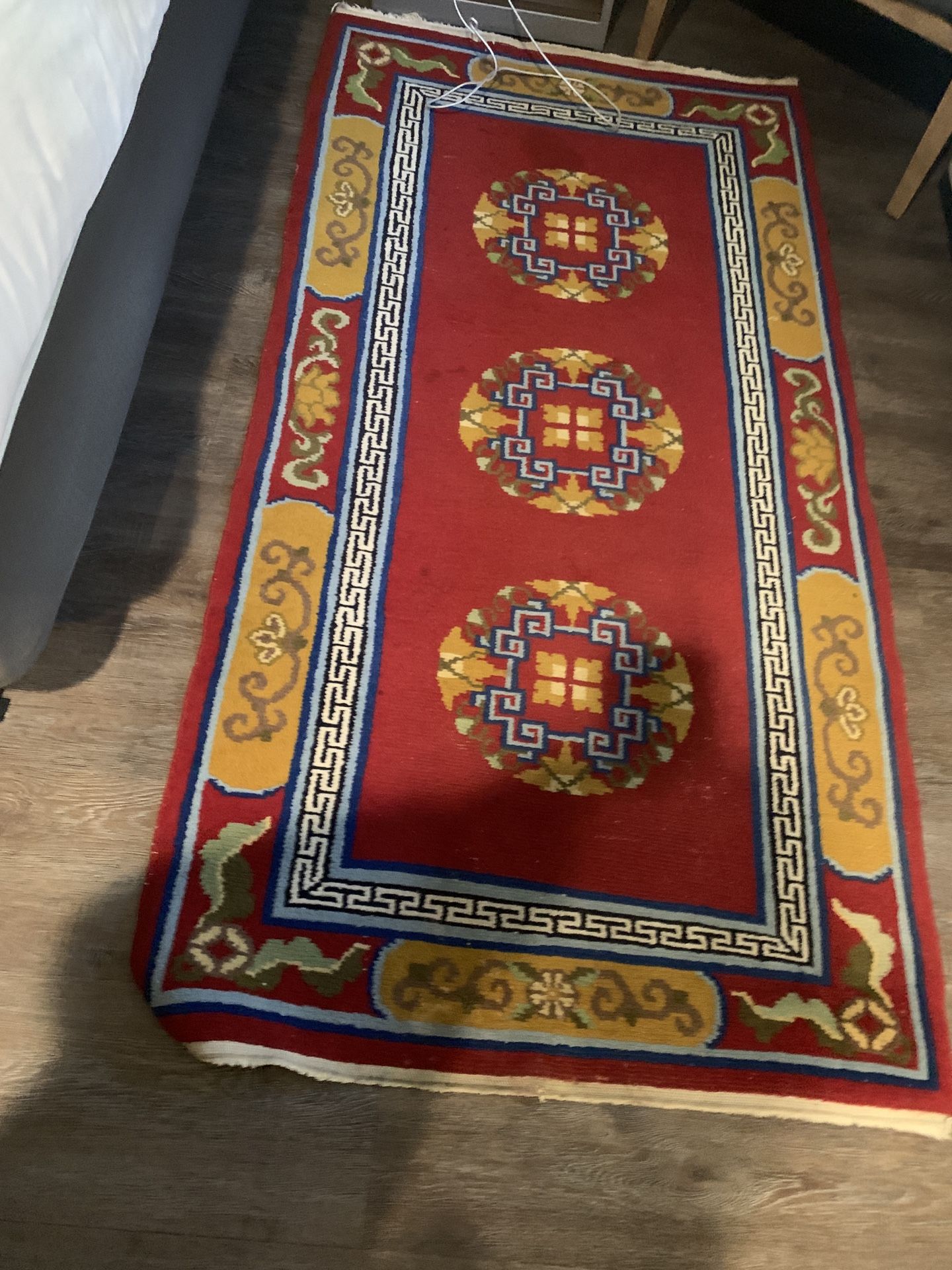  Tg  Chinese rug it’s really old but I absolutely loand it’s in pretty good condition I’m not quite sure of it to age