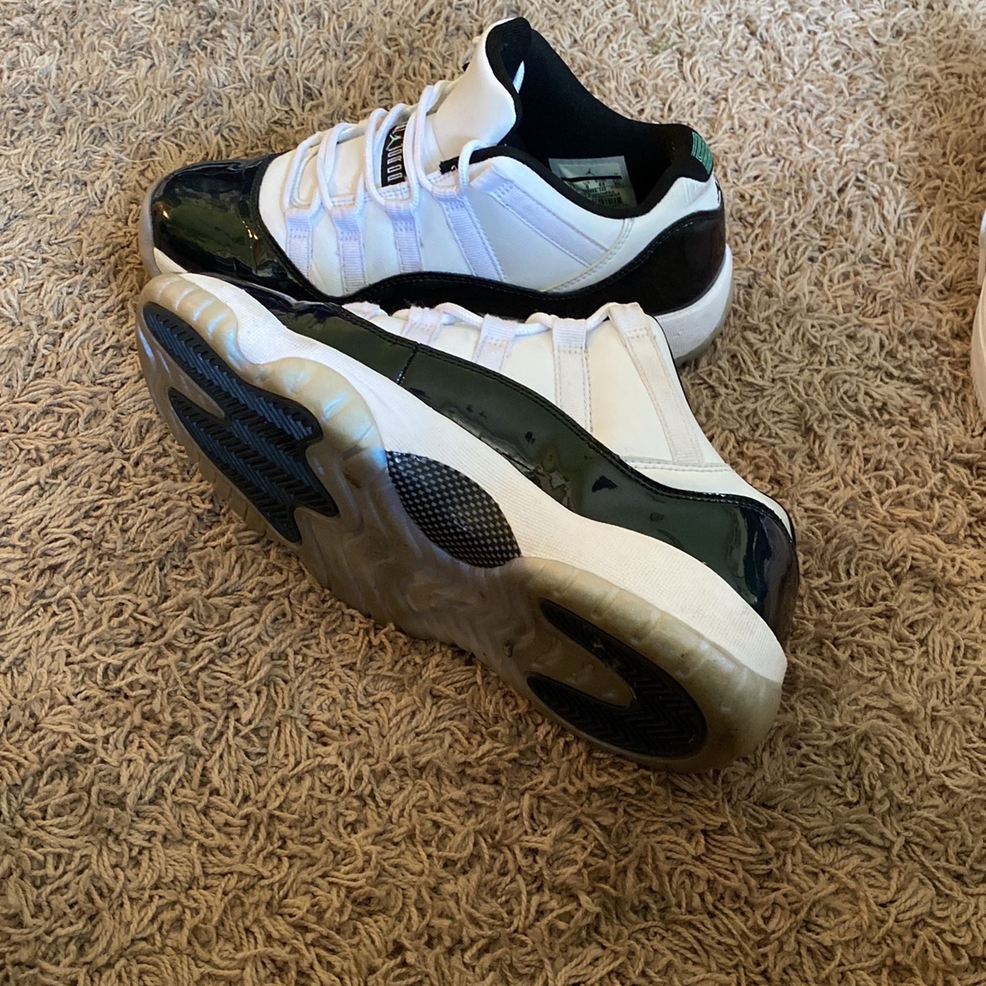 Jordan 11 Low Iridescent