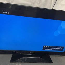 Sony tv (not smart), 32 inches, with remote.$15.