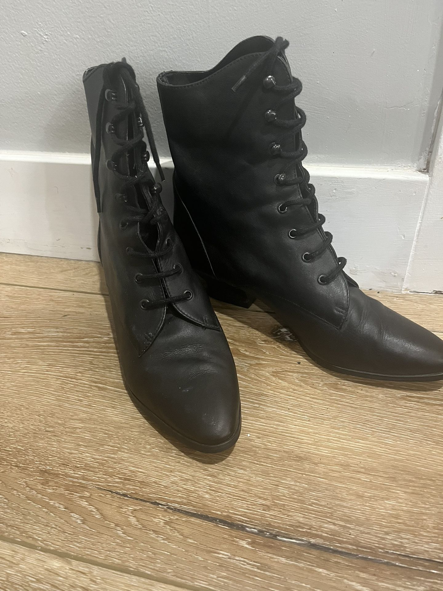 Women’s Black Boots 7.5