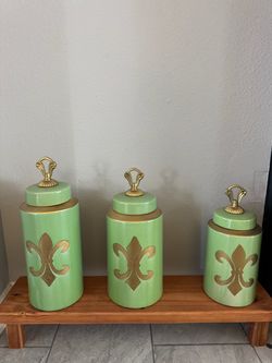 3 pieces of ceramic vintage looking containers
