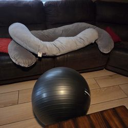 Yoga Ball And Pregnancy Pillow 