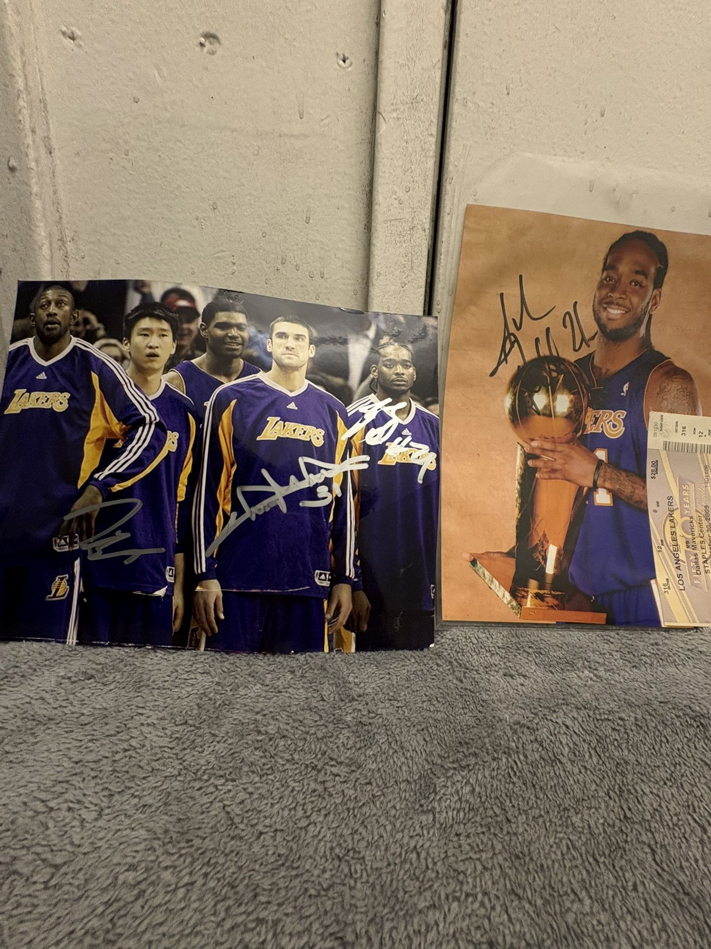 Lakers autograph photos