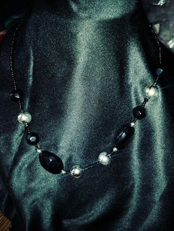 Adjustable 20 in easy peasy black and silver necklace