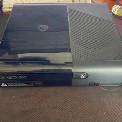 Xbox 360 E 