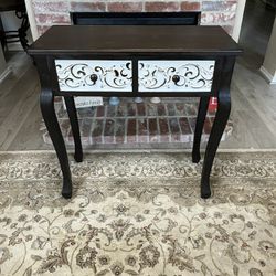 Elegant Entry Table. 