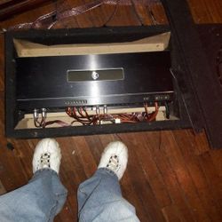 Memphis Audio 16-mc5.700 amp And 10 Inch Sub Custom Box