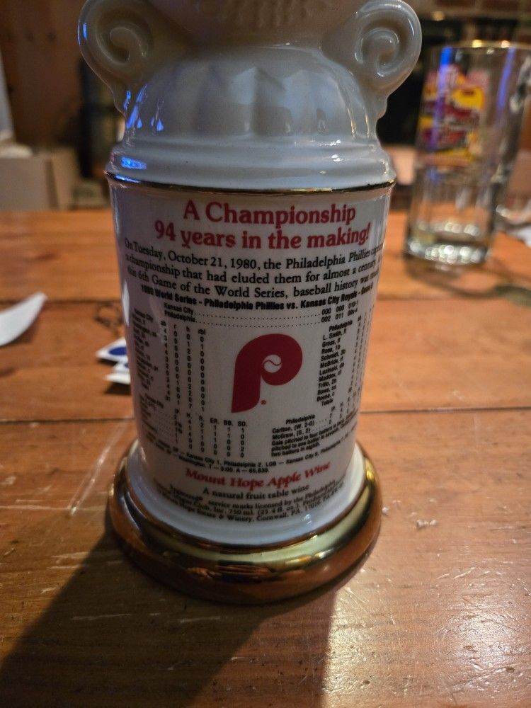 Vintage 1980 Phillies World Champion Decantur 