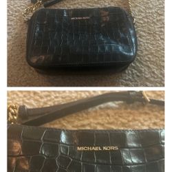 Crossbody Michael kors black purse bag