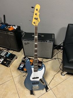 G&L Tribute JB Bass Lake Placid Blue
