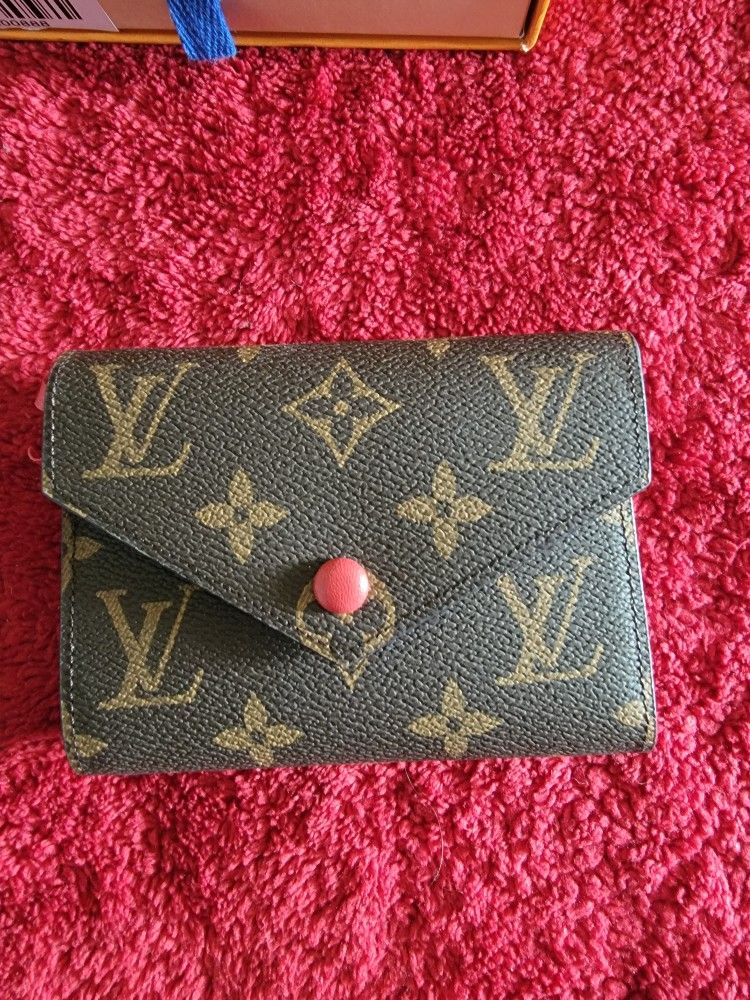 Fashionable Small Wallet