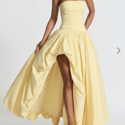 Dress size medium new color lemon new new I have size large and medium  $30 each