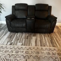 Loveseat With Cup Holders 