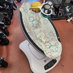 4Moms MamaRoo4 Bluetooth Baby Swing