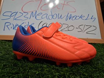 Soccer cleats us size 3youth