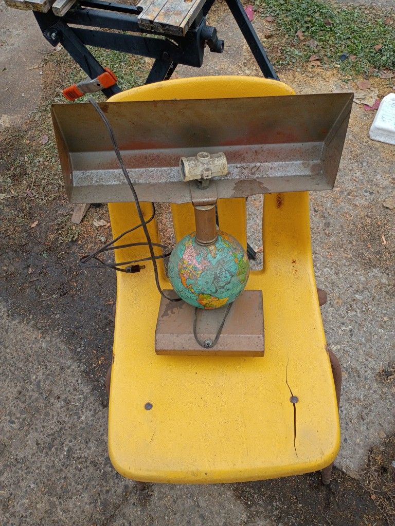 Vintage Globe Metal Lamp