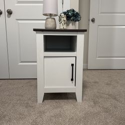 Corner Table 