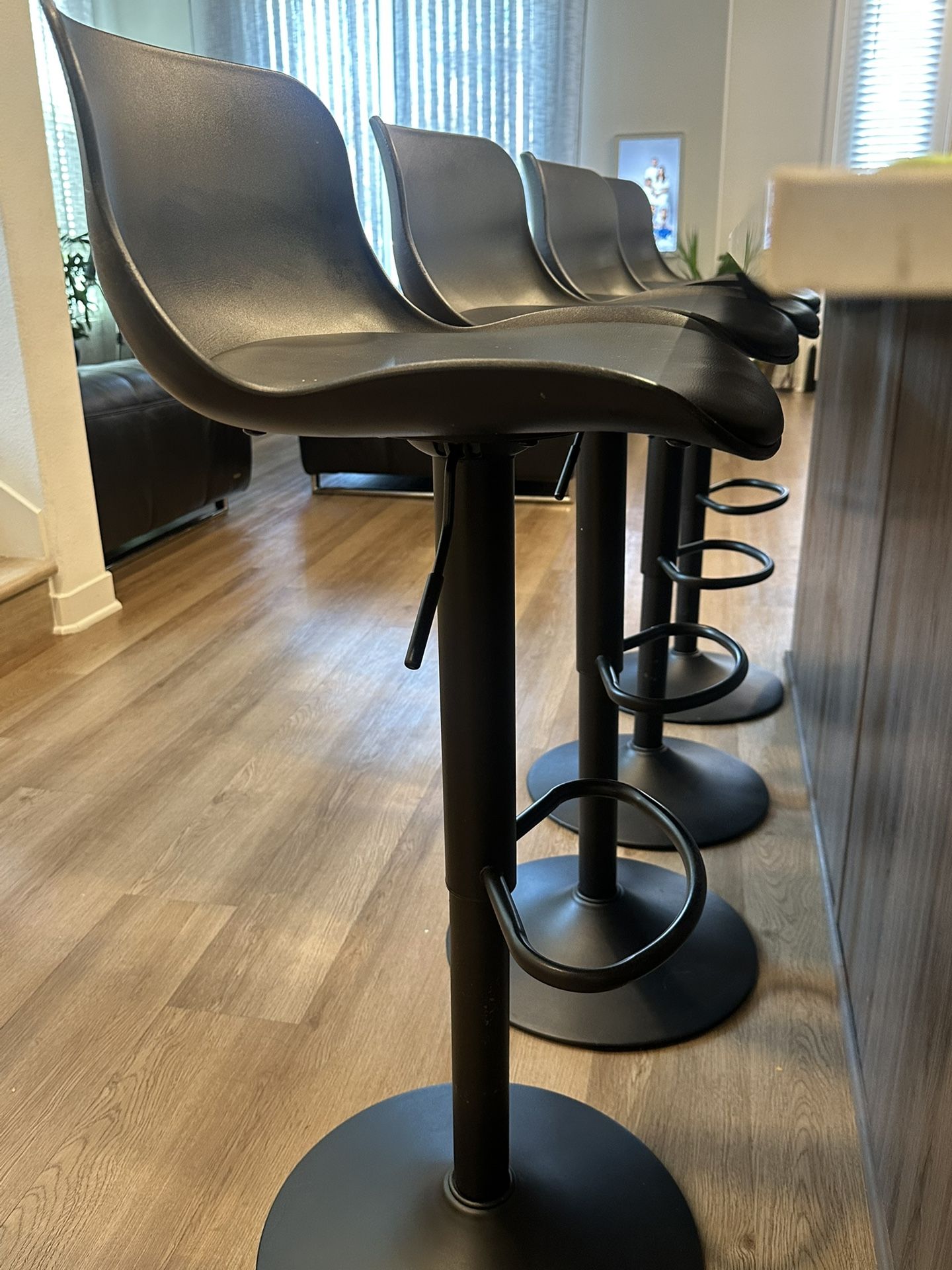 4 Black Bar Stool