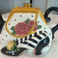 Vintage “Laura Teapot” Designed By Sandy Lyman Clough