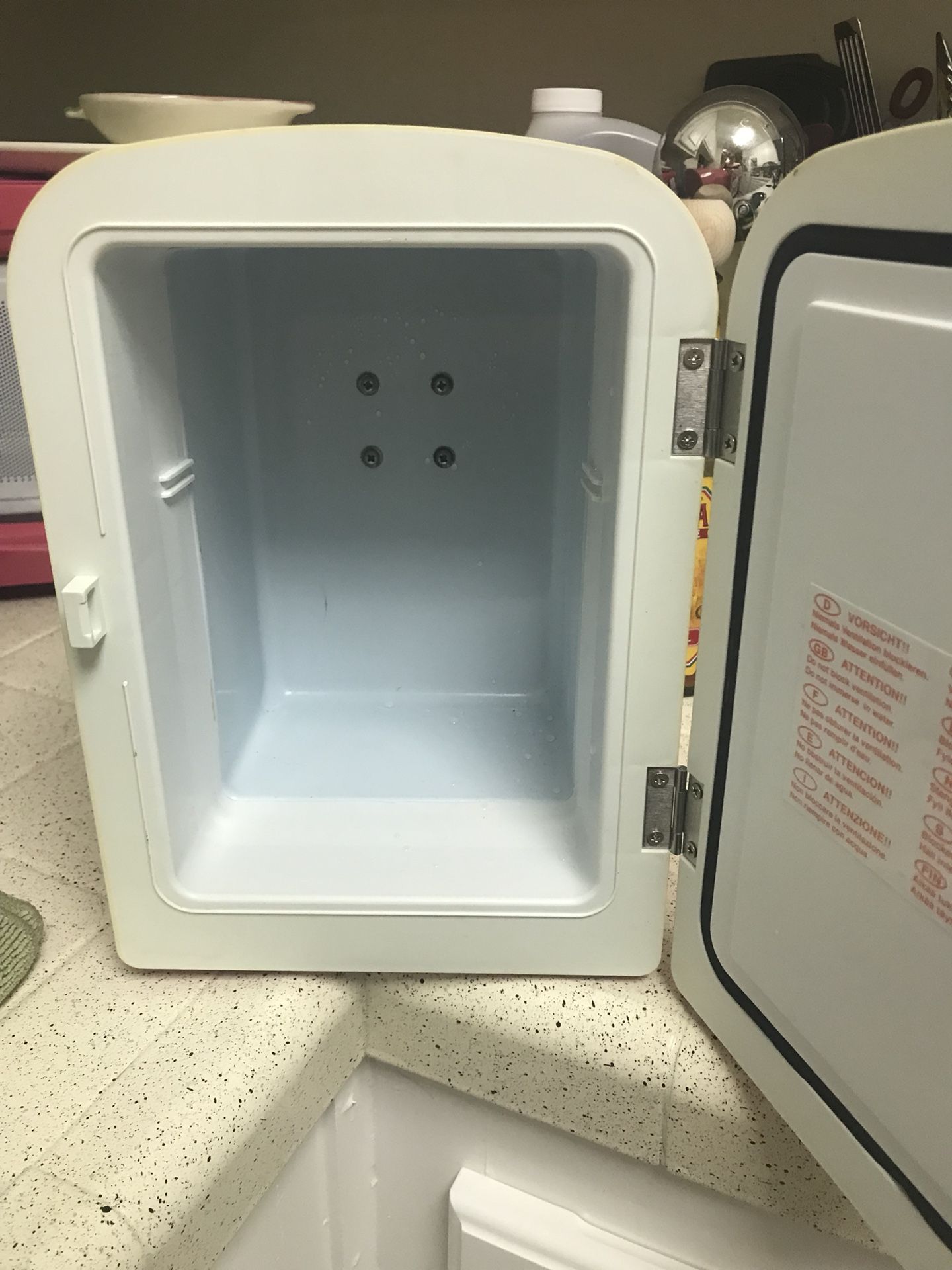 Hello Kitty Pink Countertop Microwave for Sale in Tampa, FL - OfferUp