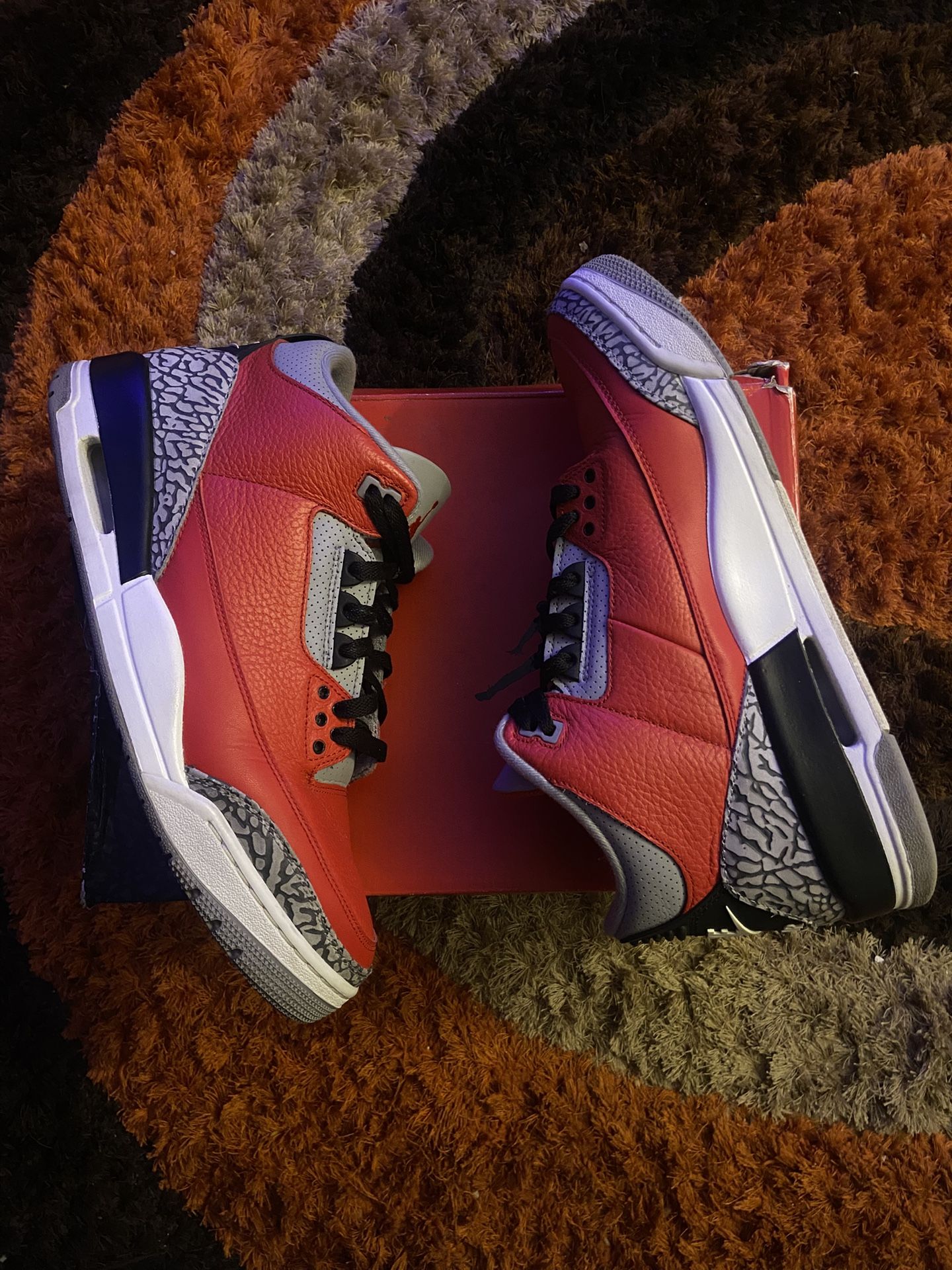 Air Jordan 3 Red Cement PreOwned