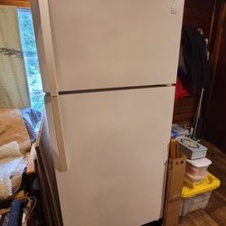 Kenmore Refrigerator   FREE!!