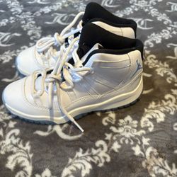 Used Jordan Retro 11’s Size 1y
