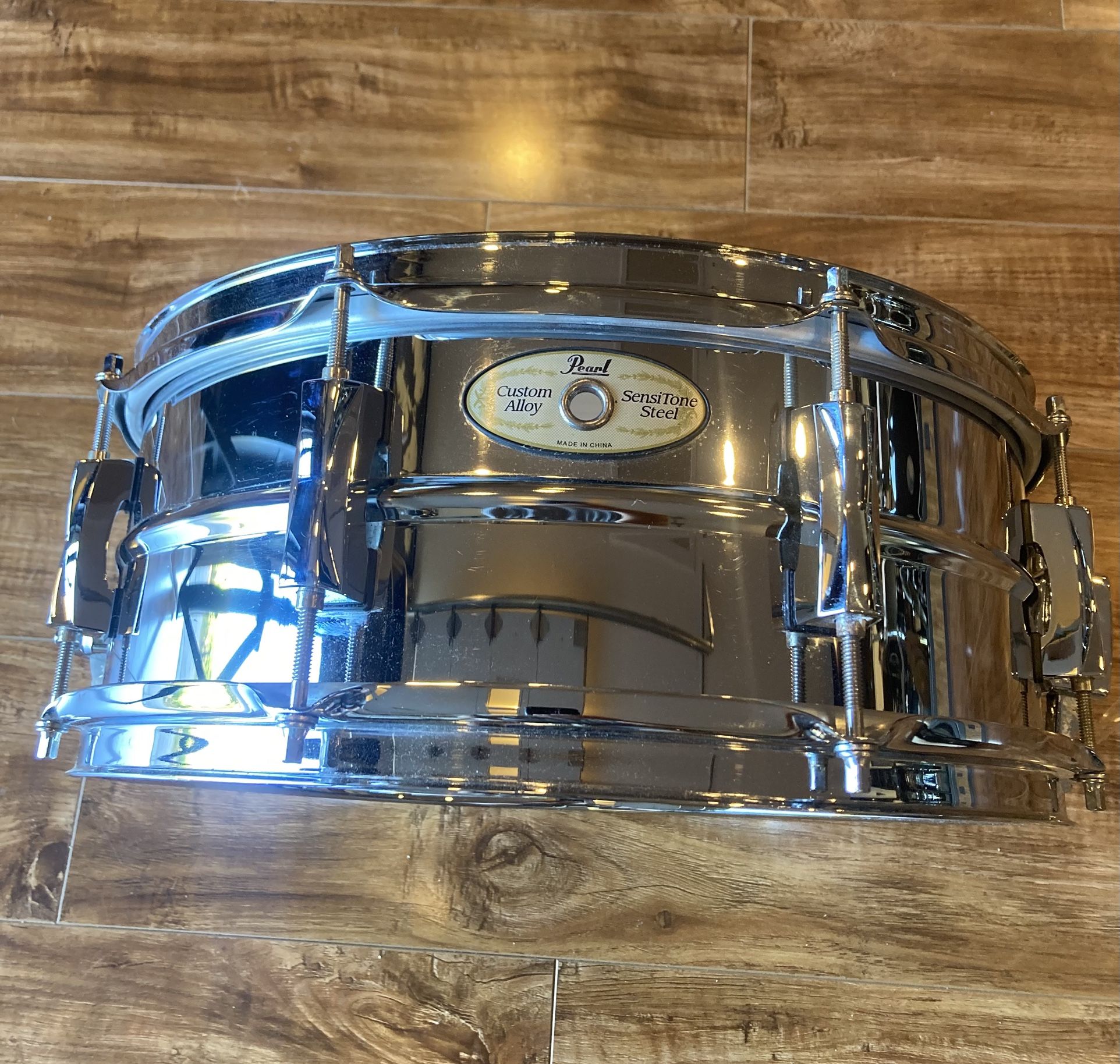 Drum Set Snare, 5.5x14 Pearl Sensitone Mint ..$75