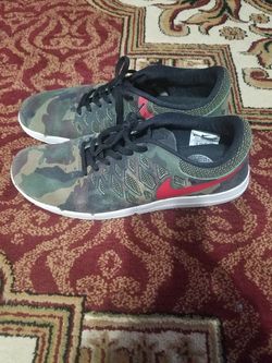 NIKE SB size 10 1/2 D
