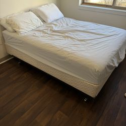 Free Queen Size Bed With Pillows Free