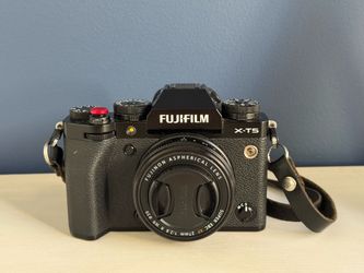 Fujifilm X-T5 with 27mm lens