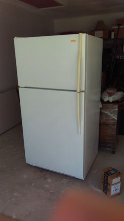 Maytag Performa Refrigerator 20.8 cu. ft. Thumbnail