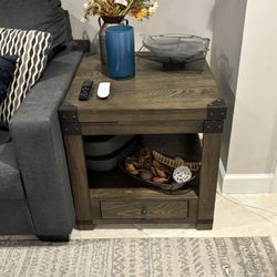 End tables 