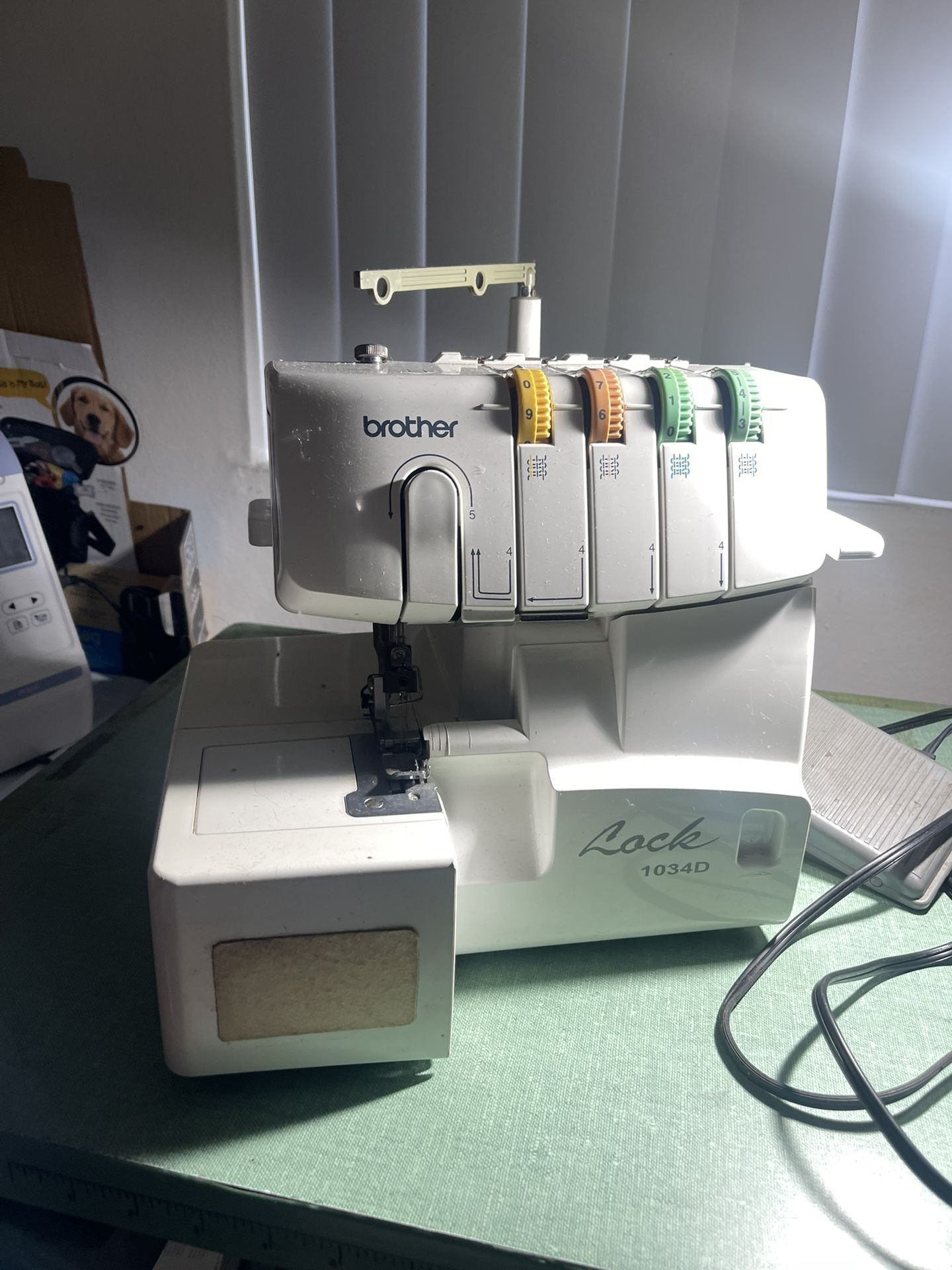 Brother Serger machine 1034d