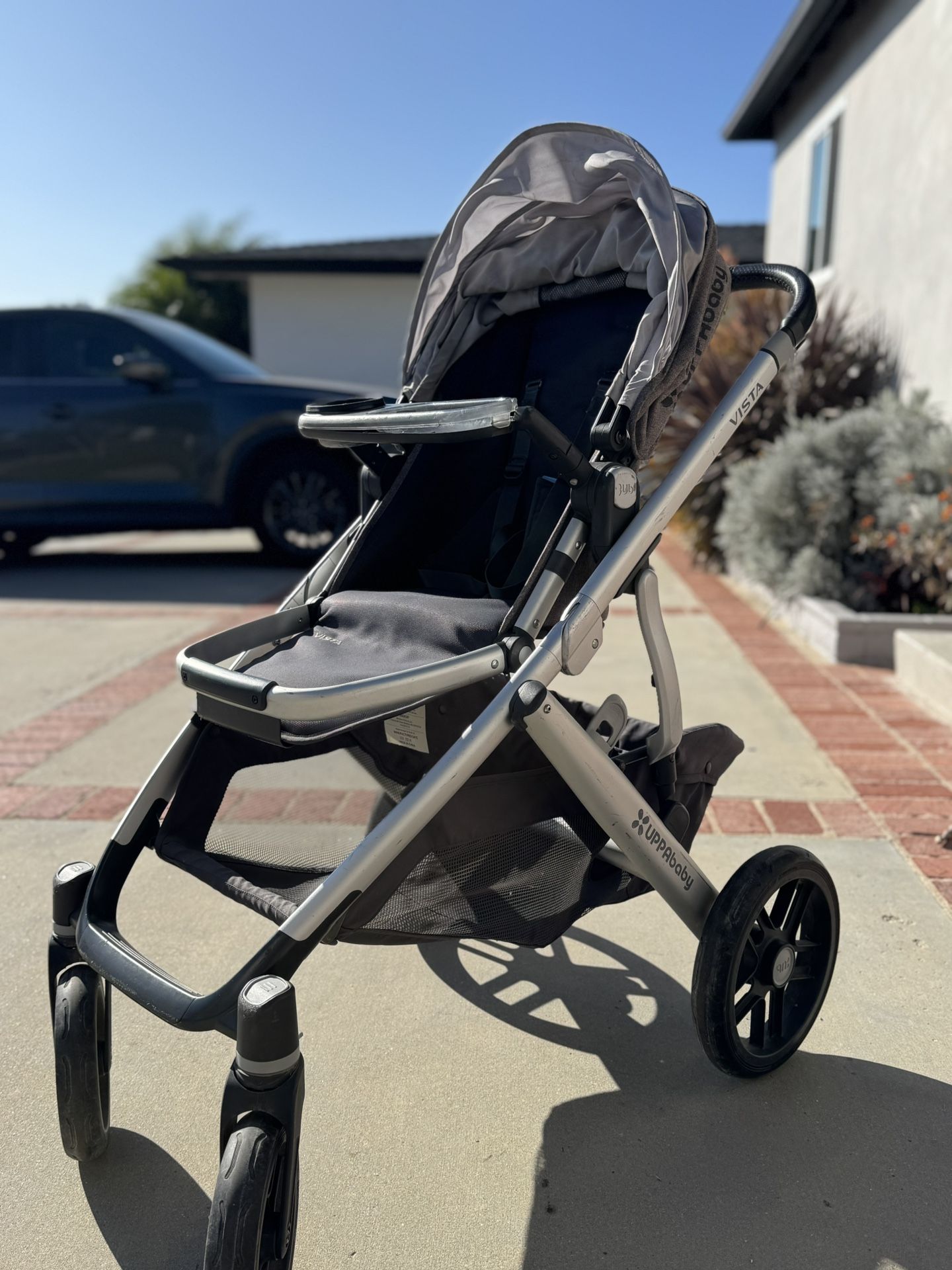*PRICE DROP* UPPAbaby Stroller + Bassinet