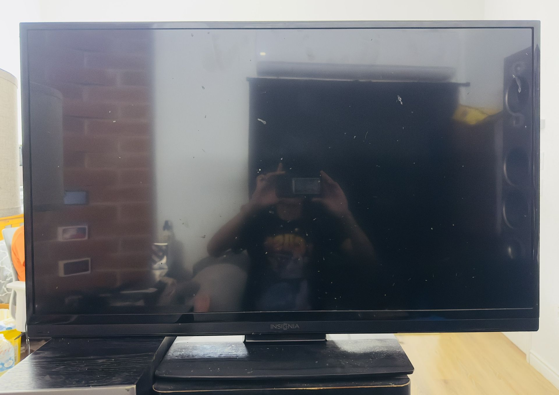 Insignia NS-39D400NA14 39 Inch TV