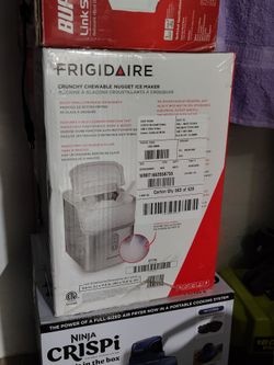 Frigidaire Ice Machine