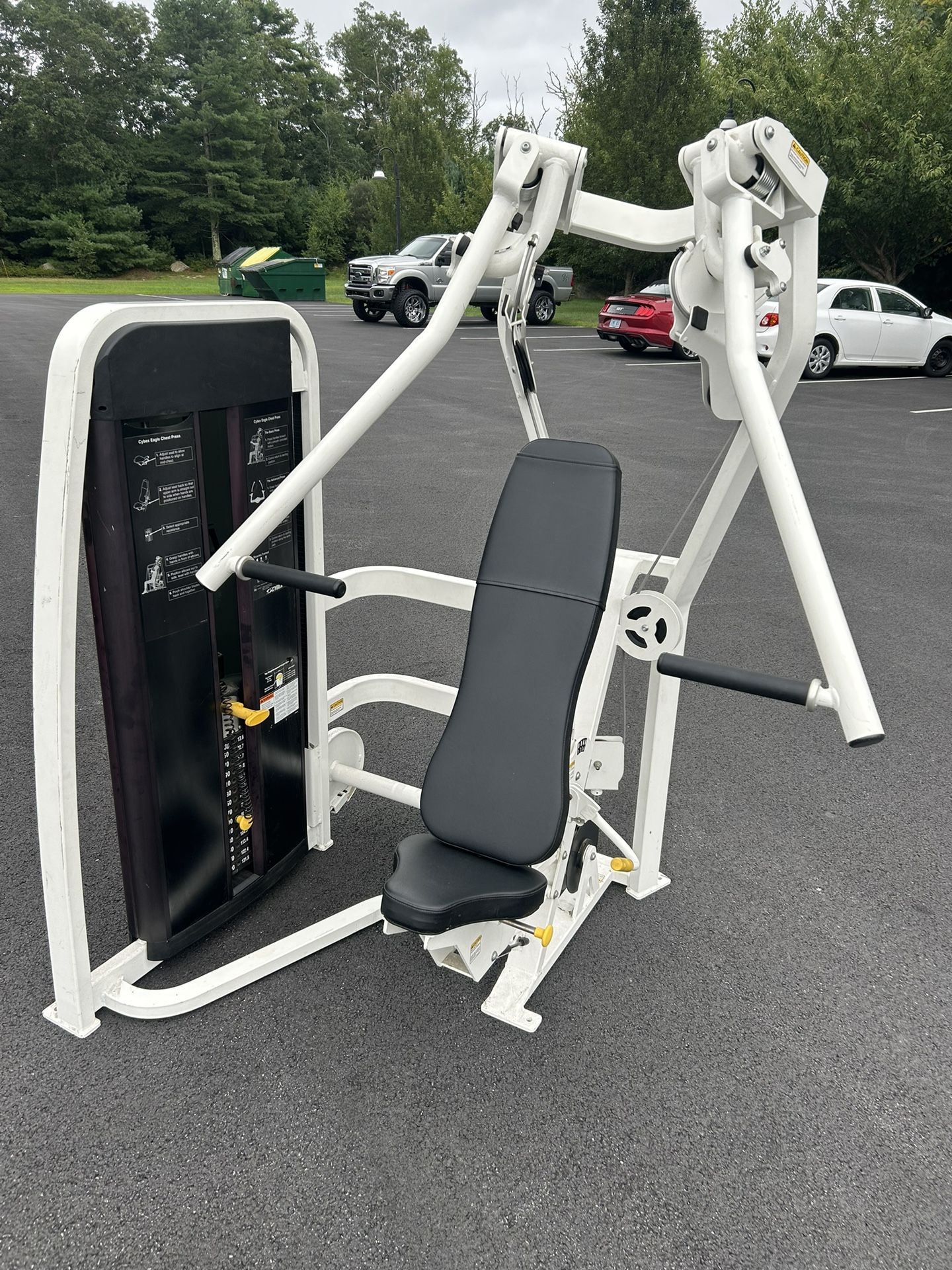 Cybex eagle 2024 chest press