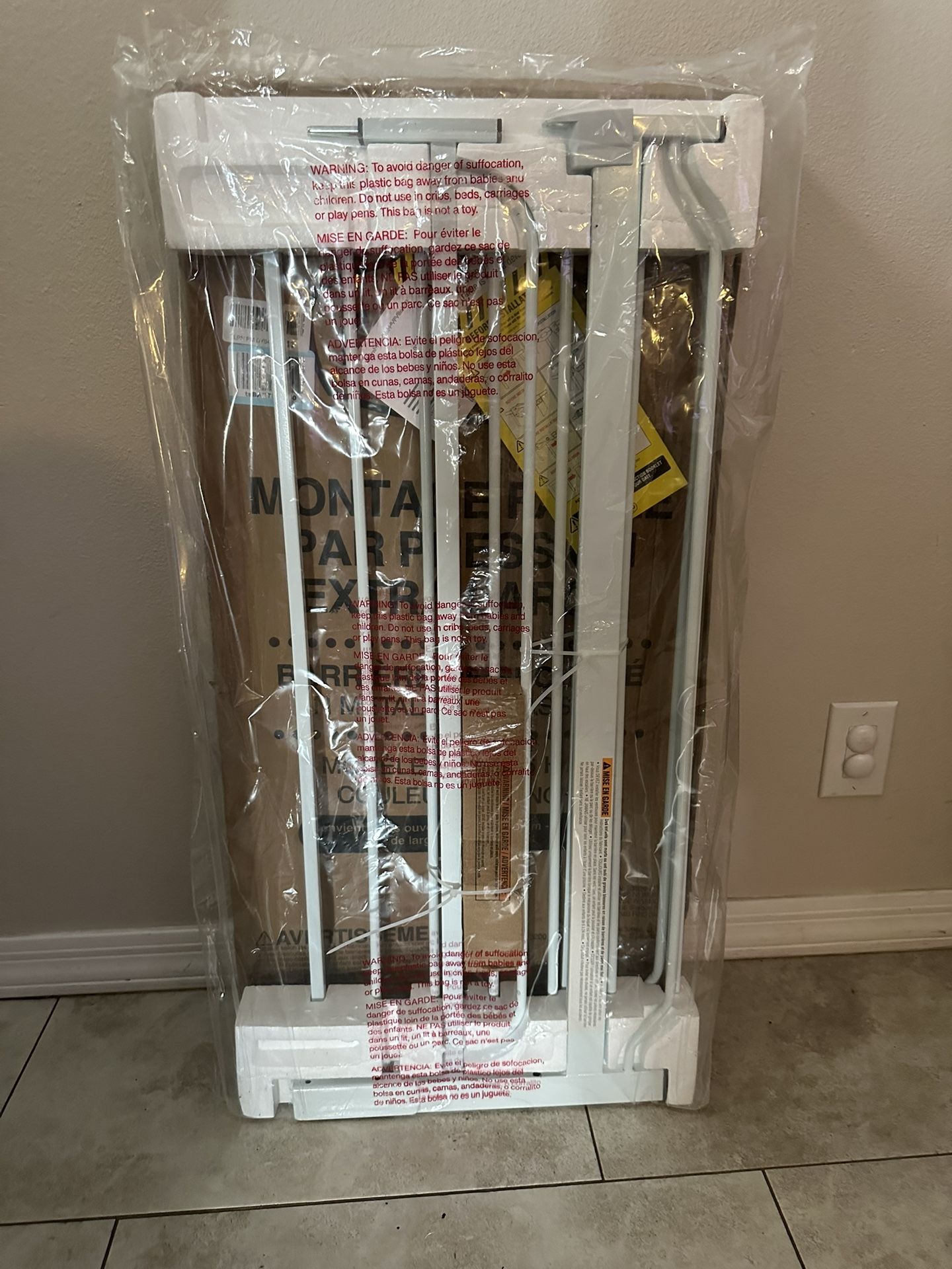 Extra Tall Adjustable Pet Gate / Baby Gate - Fits Openings 29” - 36.5”