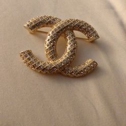 Designer Brooch Pin Clip Gold Crystals Cc