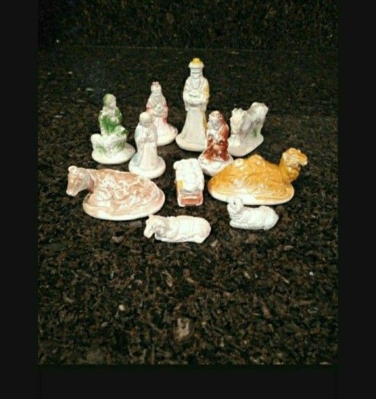 Vintage Chalkware 11pc Mini Nativity Figurines