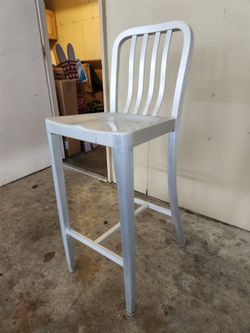 Set of 4 metal barstool/cafe chairs